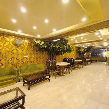 Hotel Waterfall Paschim Vihar Delhi Buitenkant foto