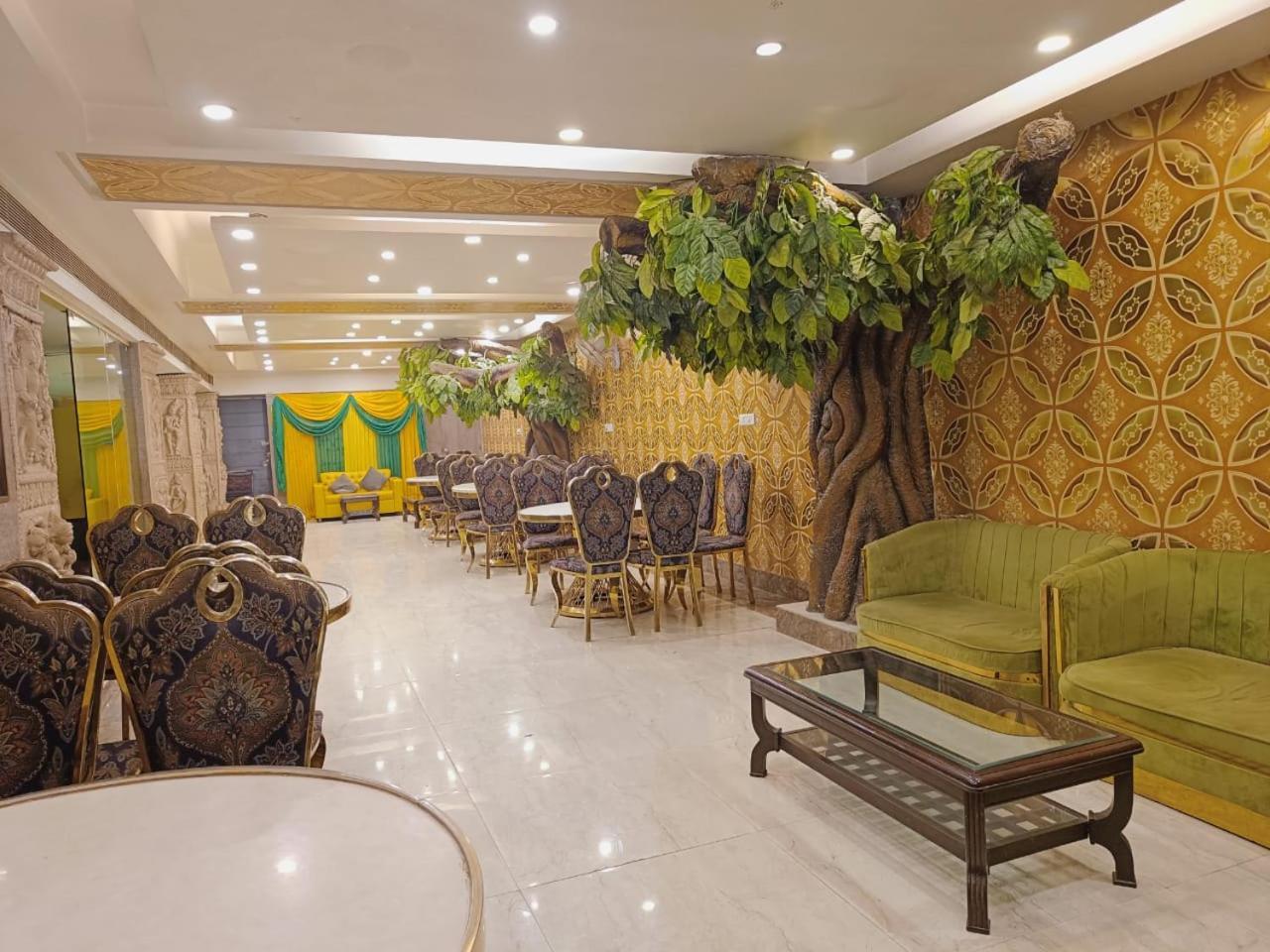 Hotel Waterfall Paschim Vihar Delhi Buitenkant foto